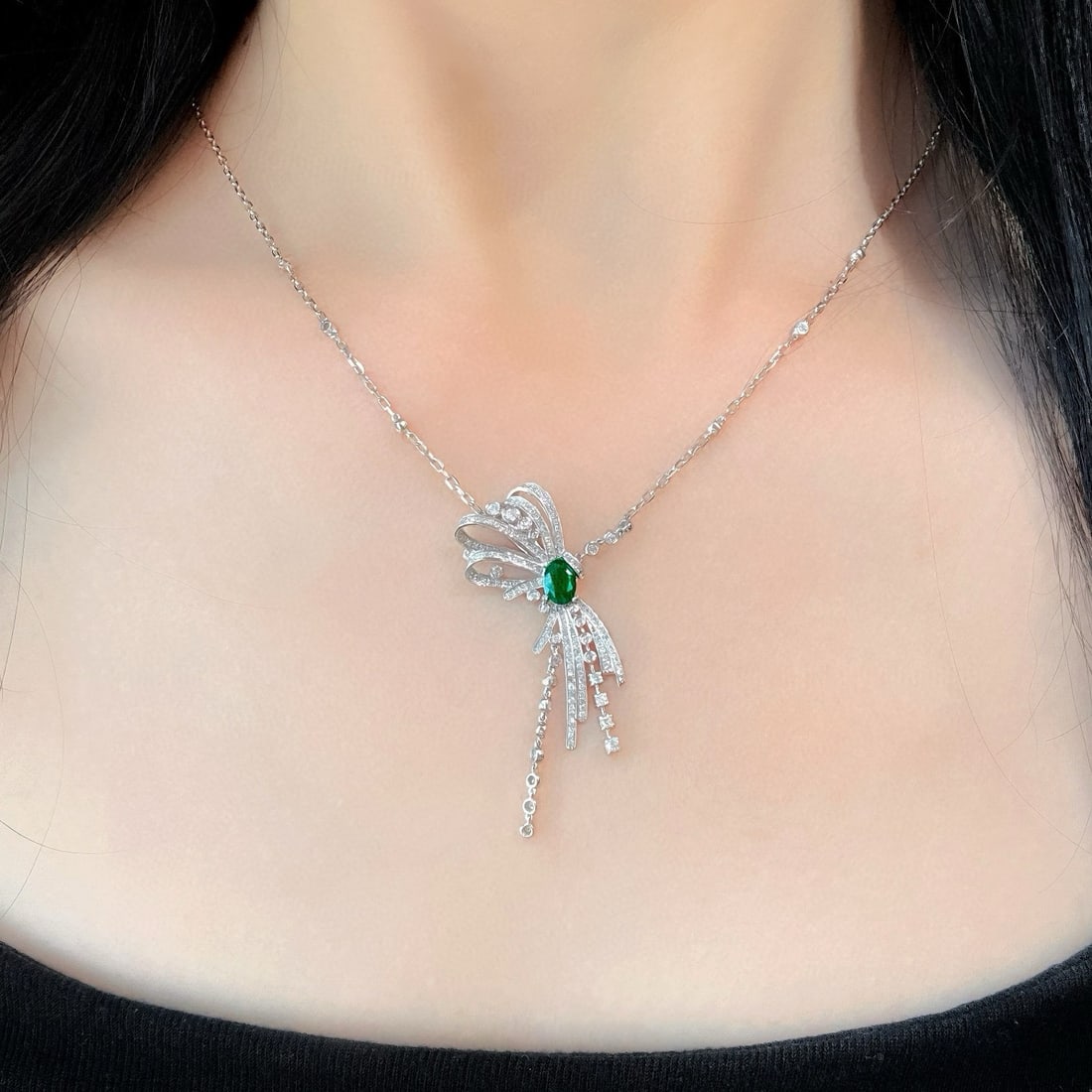 14k Gold 1.30 Ctw Vivid Green Natural Emerald & Diamond Necklace - 2
