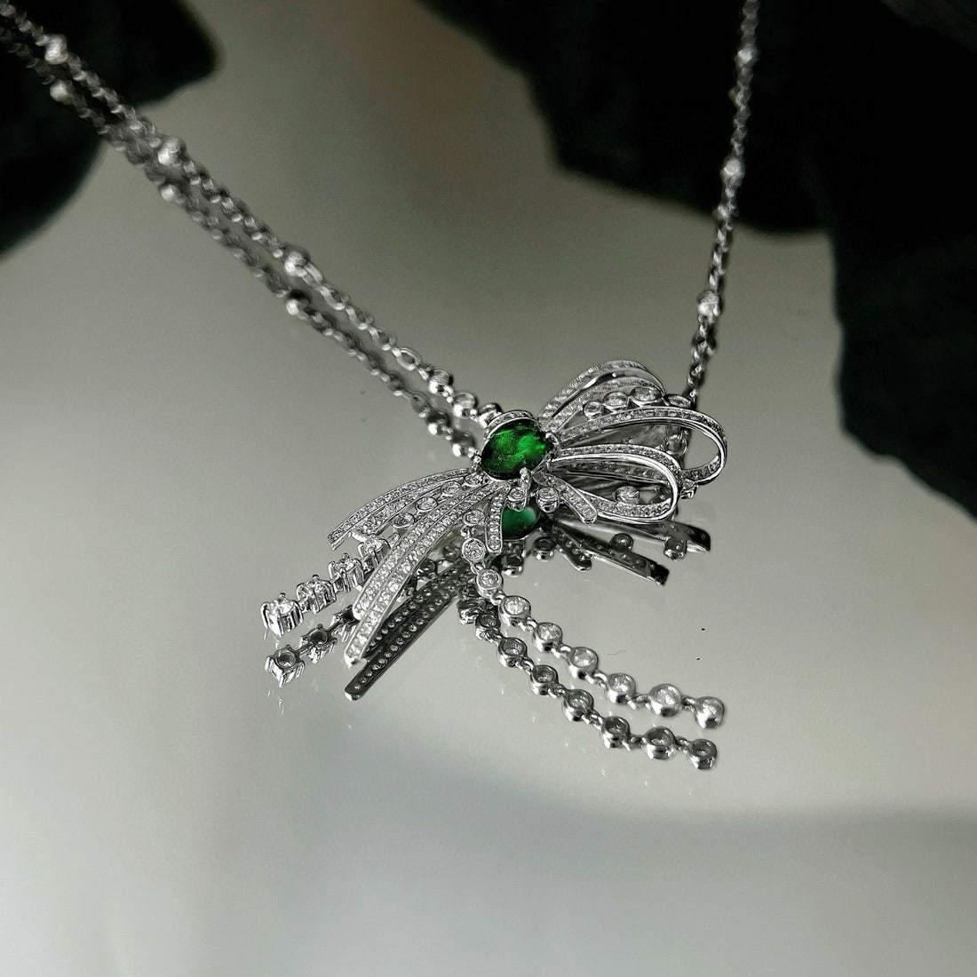 14k Gold 1.30 Ctw Vivid Green Natural Emerald & Diamond Necklace - 5