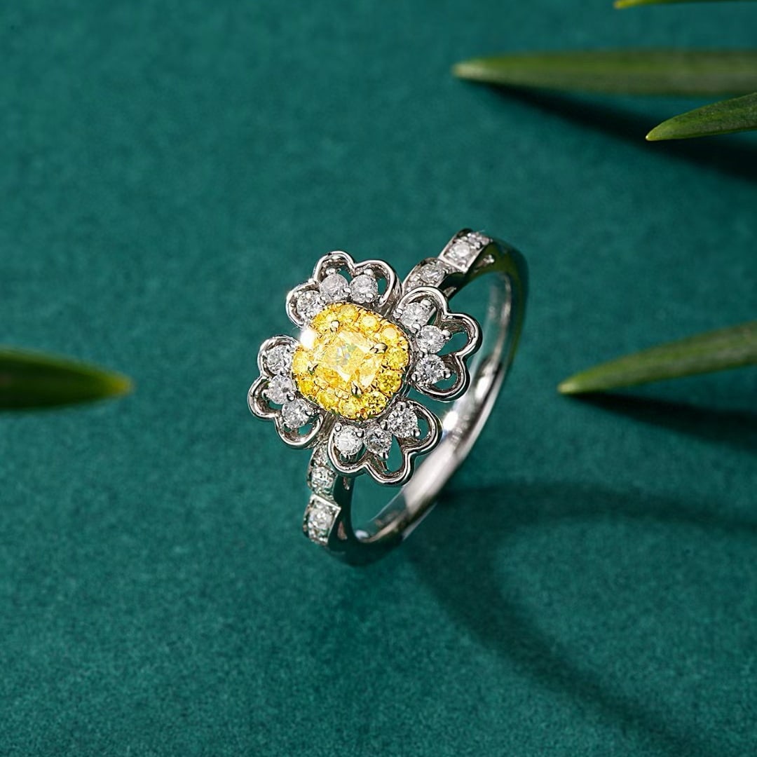 14k Gold 0.60 Ctw Natural Yellow Diamond & Diamond Ring - 2