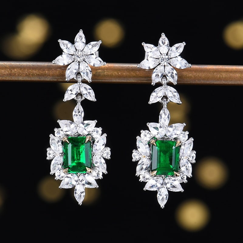 14k Gold 2.50 Ctw Vivid Green Natural Emerald & Sapphire Earrings: Ref:230986067 // gold content:14k gold // main gemstone:emerald // shape:octagonal // carat weight:0. 8ct // color:vivid green // treatment:natural // // adjacent gemstone 2 : sapphire // number of st