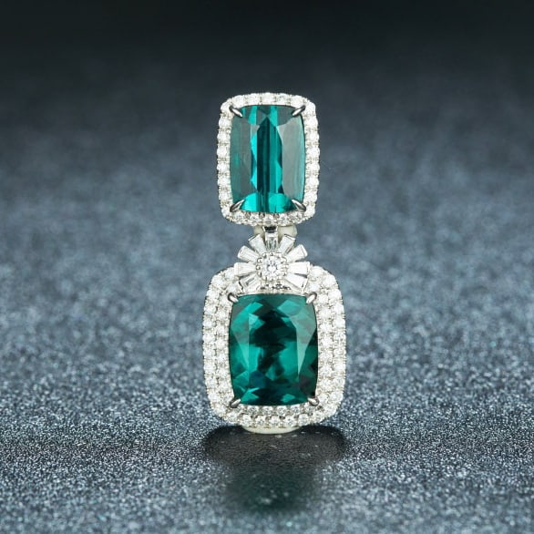 14k Gold 9.86 Ctw Natural Tourmaline & Diamond Pendant( Without Chain ): Ref:230986080 // gold content:14k gold // main gemstone:tourmaline // shape:cushion // carat weight:8. 65ct // color:green // treatment:natural // // adjacent gemstone 2 : diamond // shape:multiply
