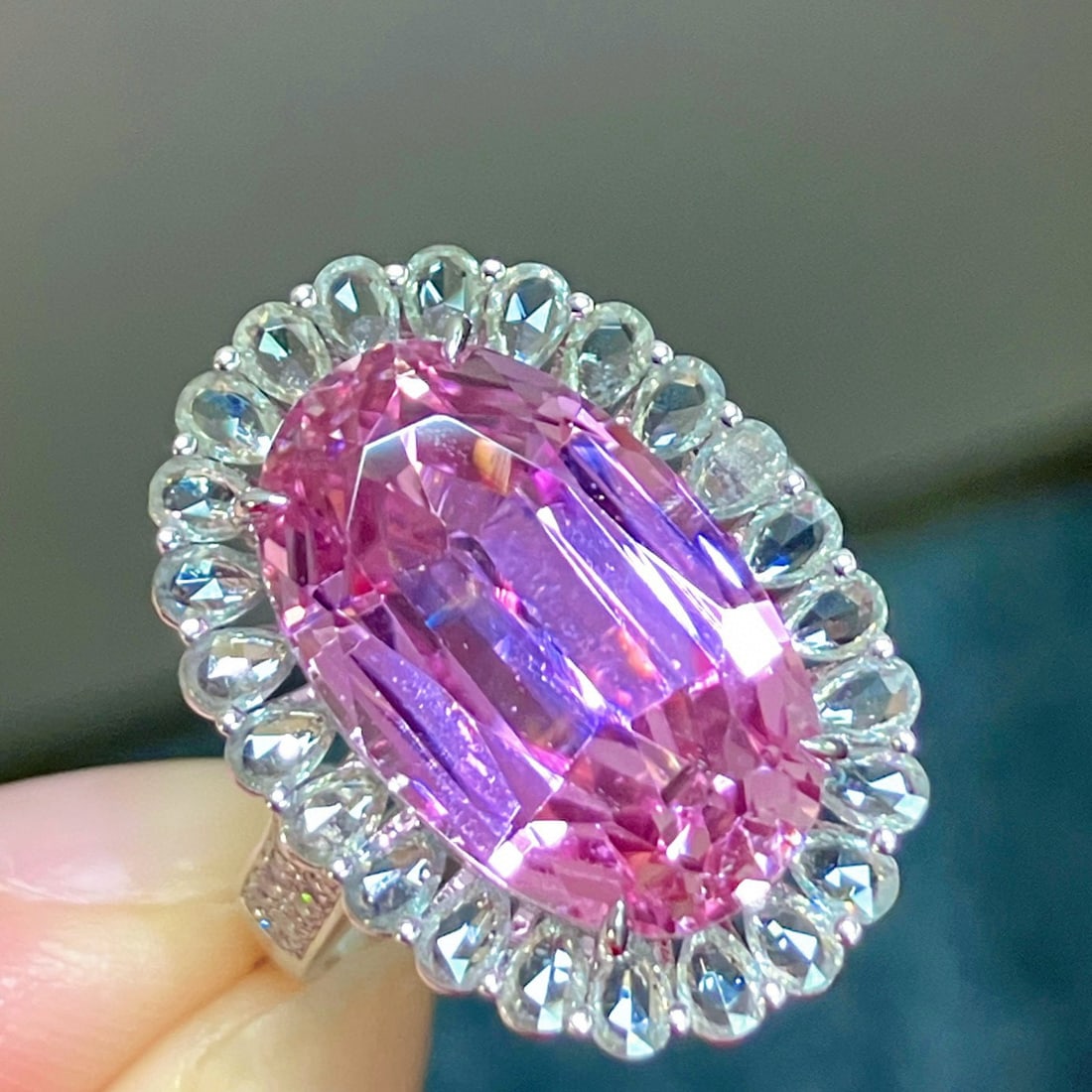 14k Gold 10.88 Ctw Natural Kunzite & Sapphire Ring - 3