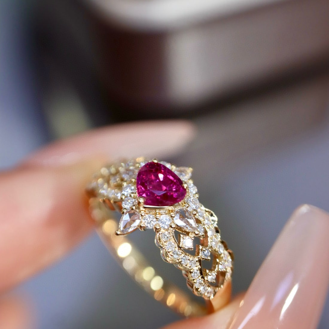14k Gold 0.87 Ctw Natural Ruby & Diamond Ring - 6