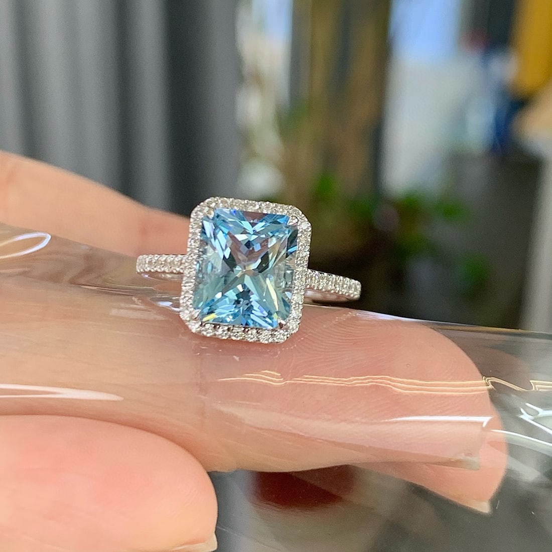 14k Gold 2.58 Ctw Natural Aquamarine & Diamond Ring - 4