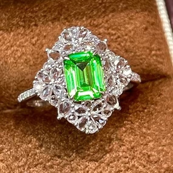 14k Gold 1.09 Ct Natural Tsavorite & Sapphire & Diamond Ring - 3