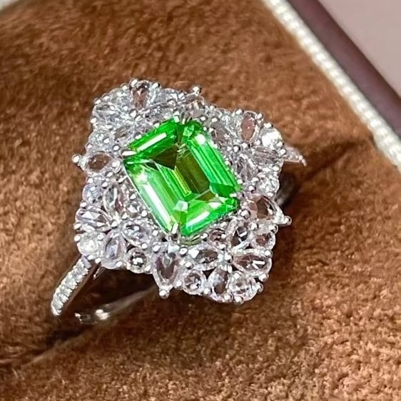 14k Gold 1.09 Ct Natural Tsavorite & Sapphire & Diamond Ring - 4