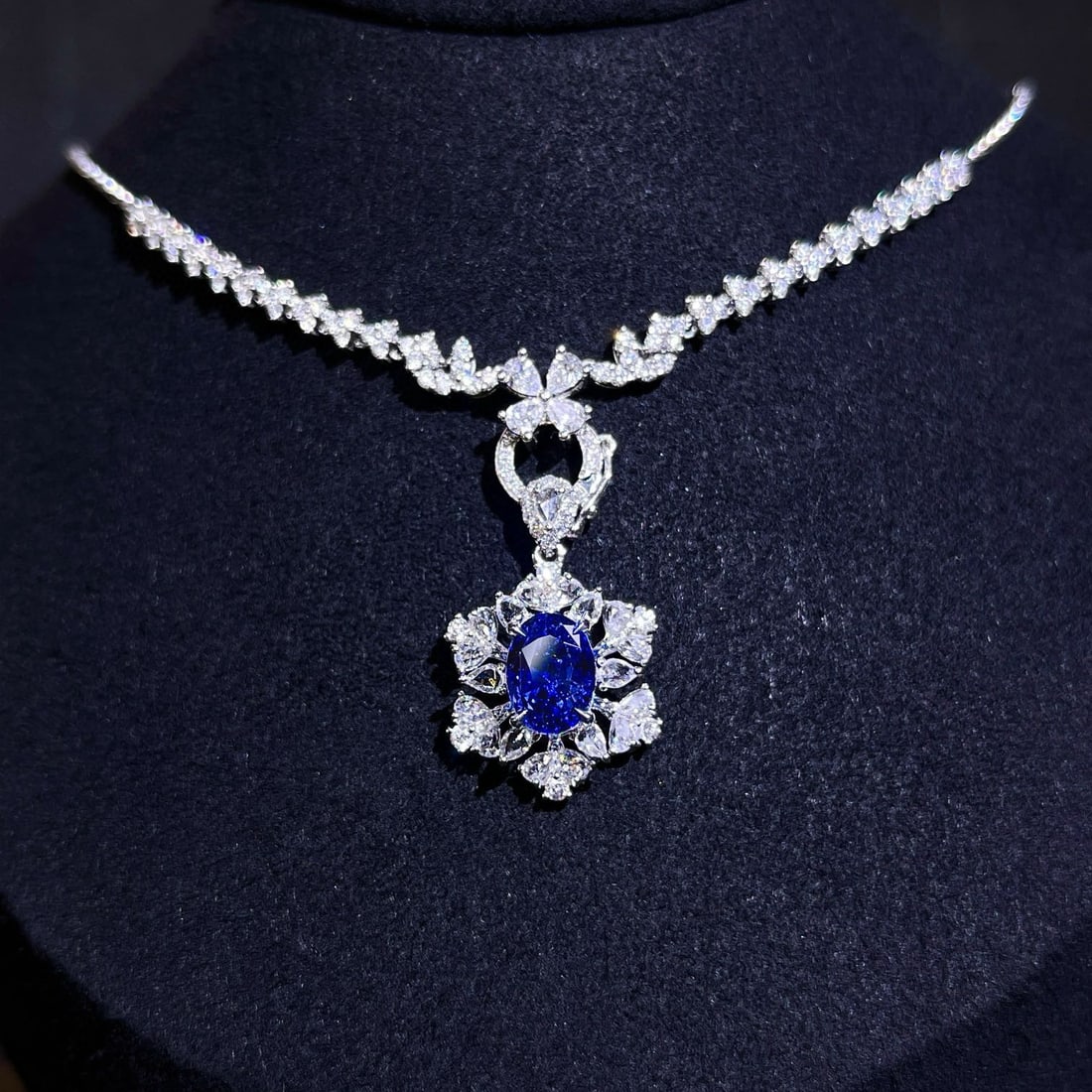 14k Gold 3.40 Ctw Natural Sapphire & Diamond Pendant( Without Chain ): Ref:230986114 // gold content:14k gold // main gemstone:sapphire // shape:oval // carat weight:2. 66ct // color:blue // treatment:natural // // adjacent gemstone 2 : diamond // number of stones:35 // 