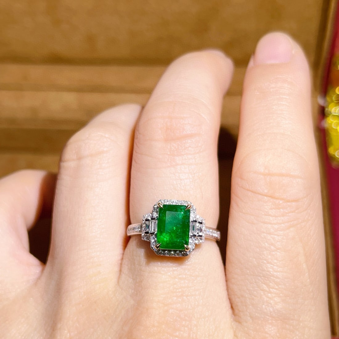 14k Gold 2.47 Ctw Vivid Green Natural Emerald & Diamond Ring - 5