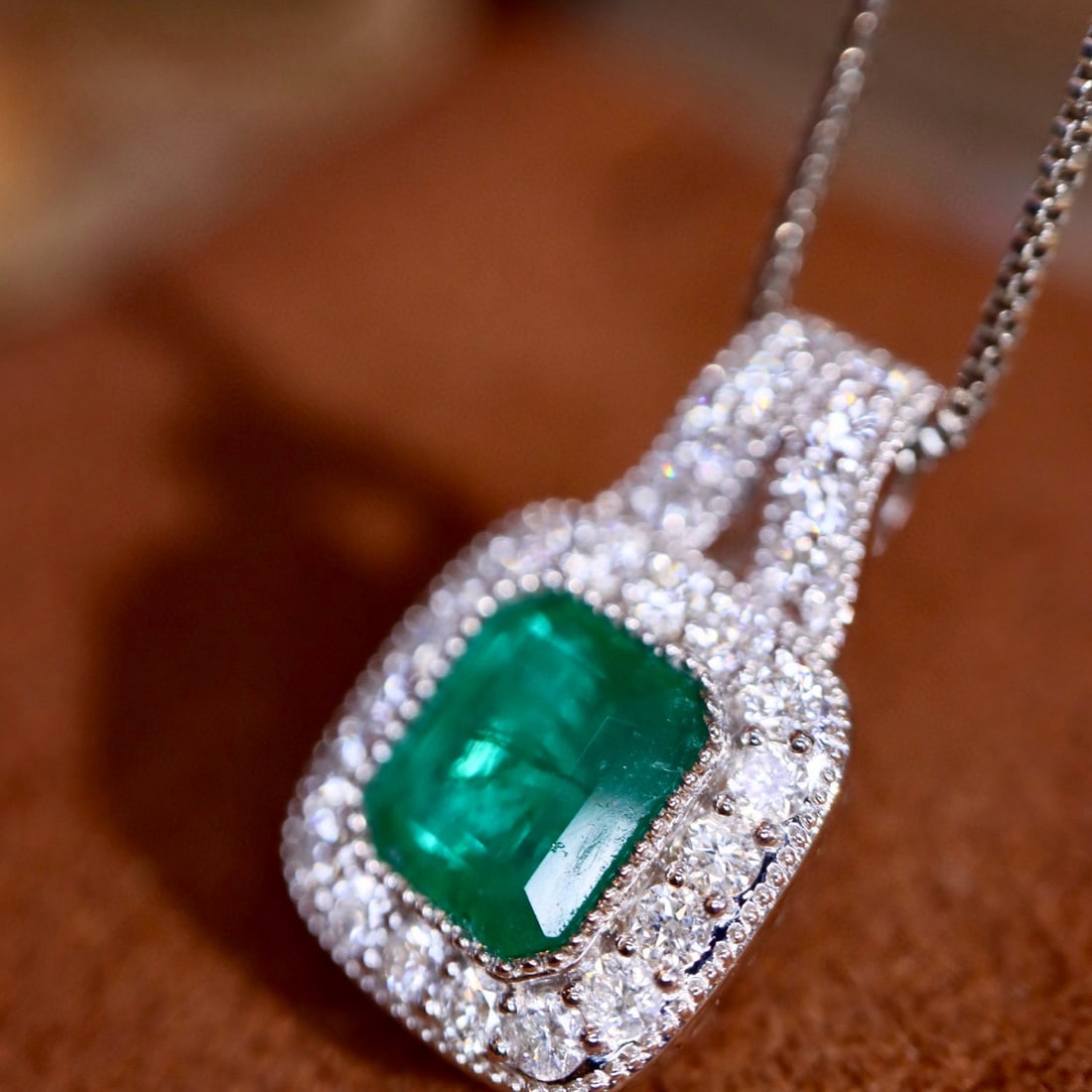 14k Gold 2.18 Ctw Vivid Green Natural Emerald & Diamond Pendant( Without Chain ) - 2