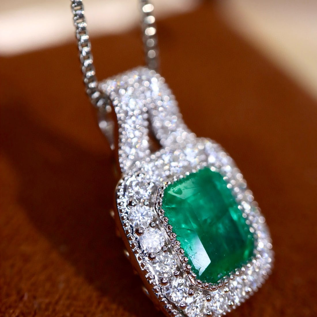 14k Gold 2.18 Ctw Vivid Green Natural Emerald & Diamond Pendant( Without Chain ) - 3