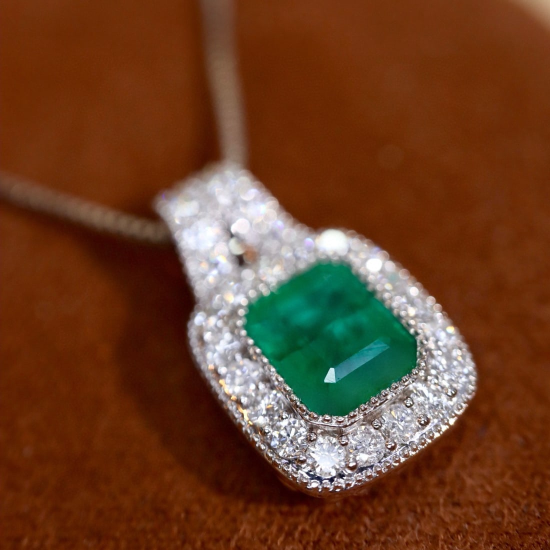 14k Gold 2.18 Ctw Vivid Green Natural Emerald & Diamond Pendant( Without Chain ) - 7