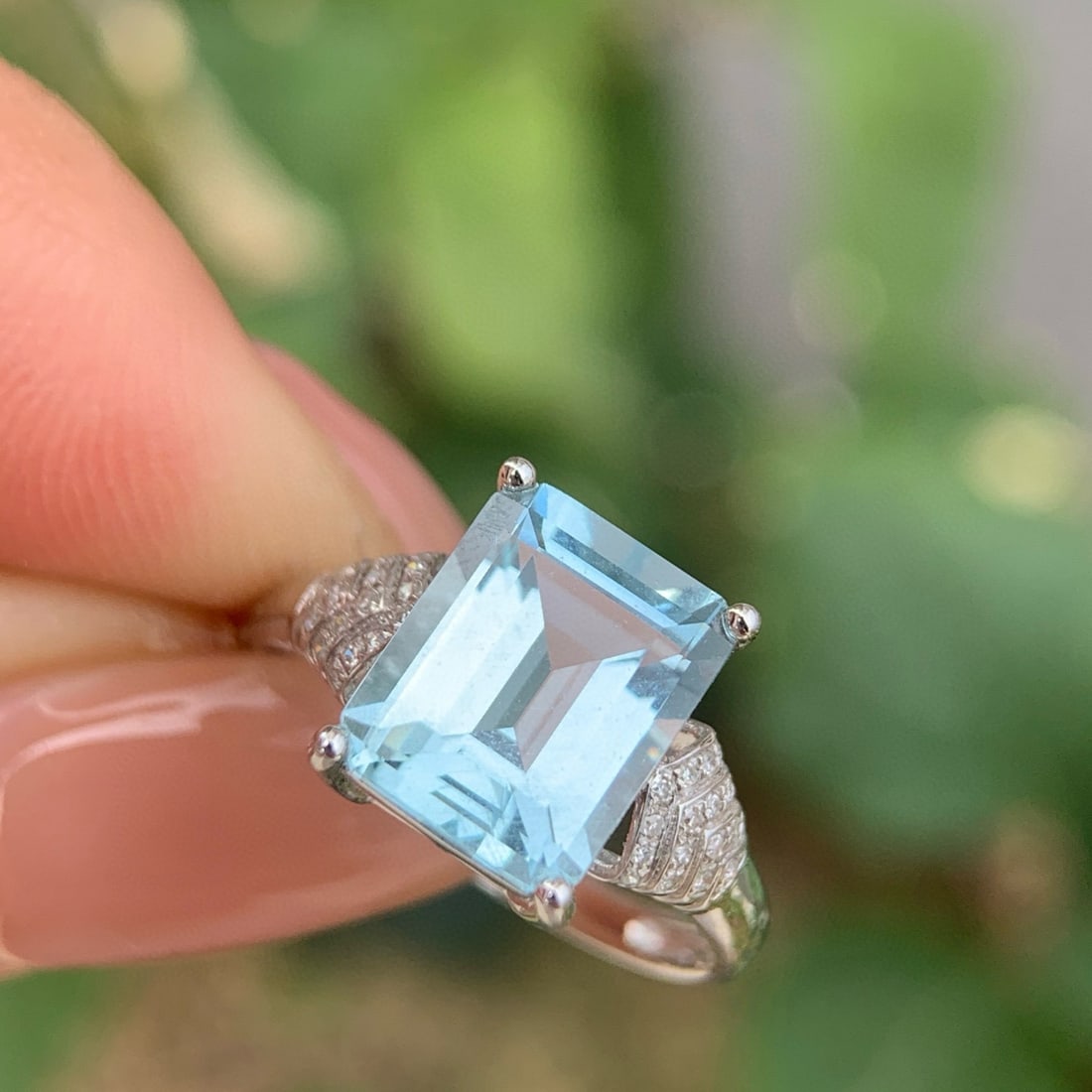14k Gold 3.2 Ct Natural Aquamarine & Diamond Ring - 4