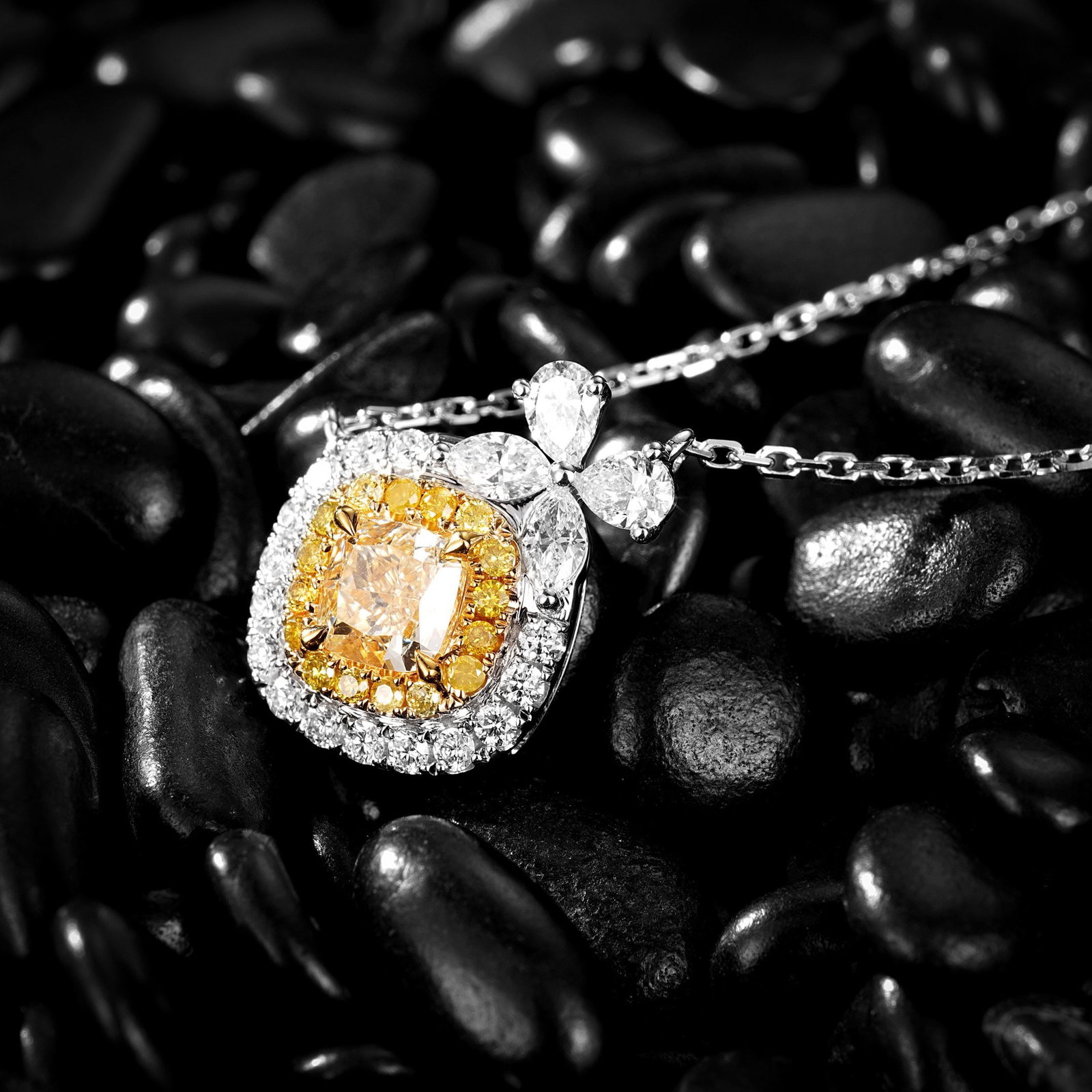 14k Gold 0.90 Ctw Natural Yellow Diamond & Diamond Necklace - 2