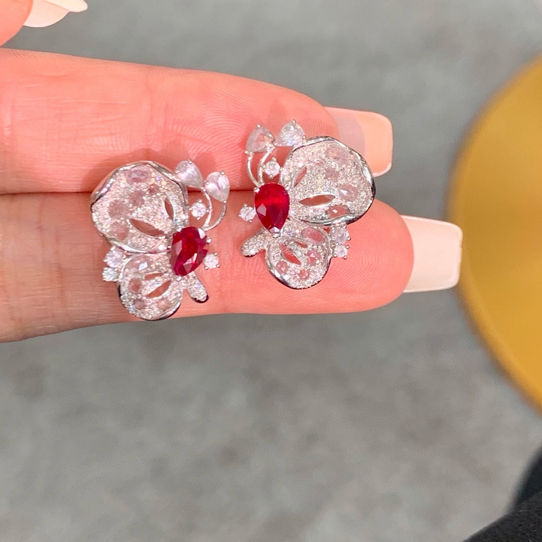 14k Gold 1.40 Ctw Natural Ruby & Diamond Earrings - 6