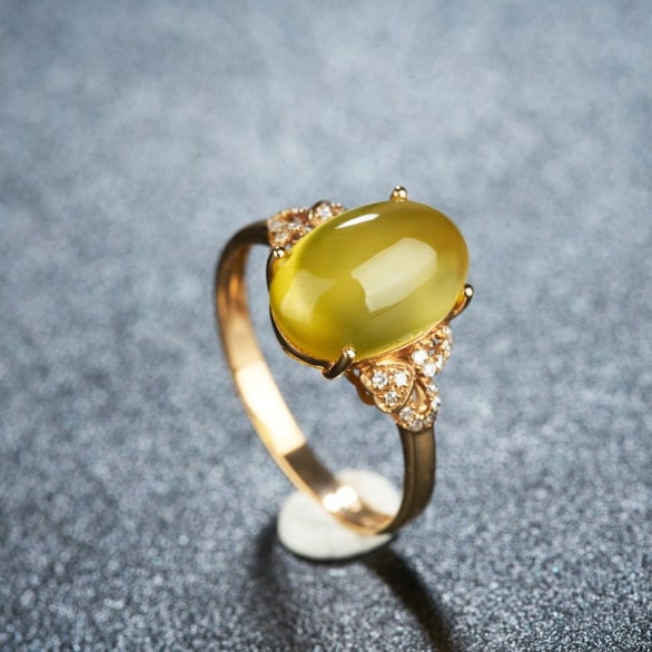 14k Gold 4.15 Ct Natural Prehnite & Diamond Ring: Ref:230986184 // gold content:14k gold // ring size:7. 25us // // main gemstone:prehnite // shape:oval // carat weight:4. 15ct // color:yellow // treatment:natural // // adjacent gemstone 2 : diamond