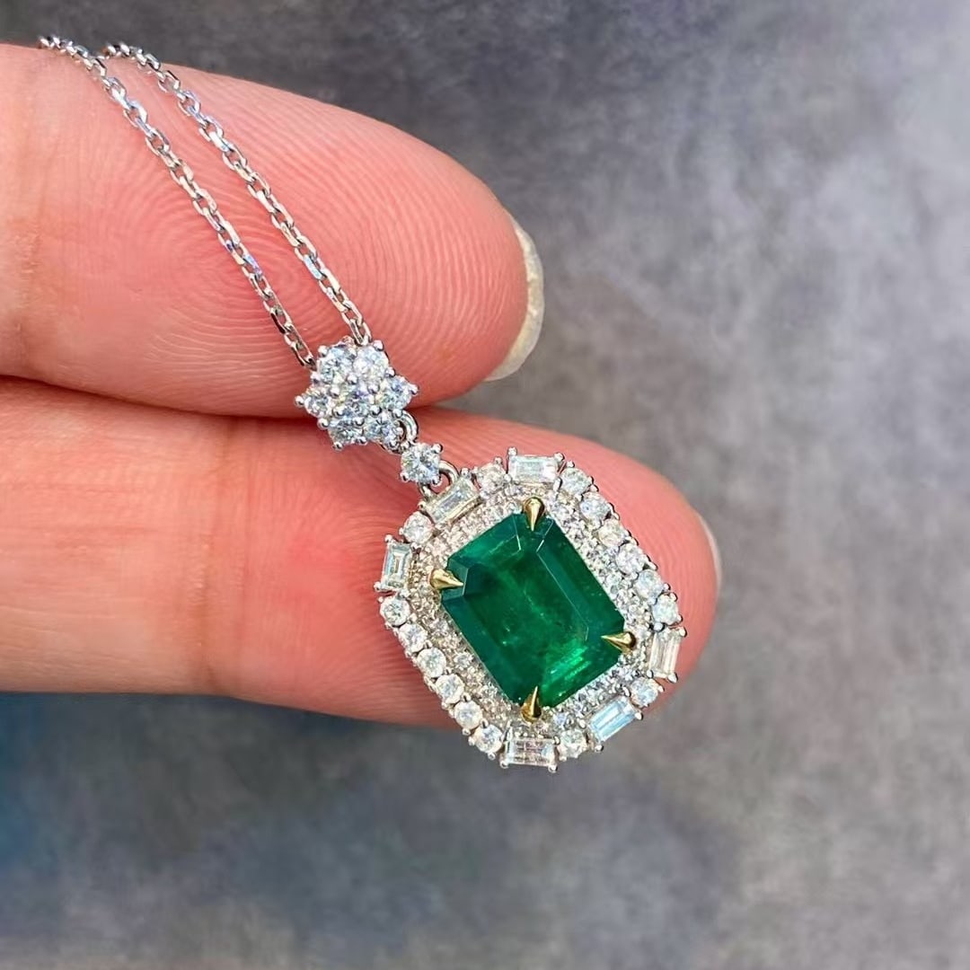 14k Gold 2.14 Ctw Vivid Green Natural Emerald & Diamond Pendant( Without Chain ): Ref:230986193 // gold content:14k gold // main gemstone:emerald // shape:octagonal // carat weight:1. 65ct // color:vivid green // treatment:natural // // adjacent gemstone 2 : diamond // shape:multip