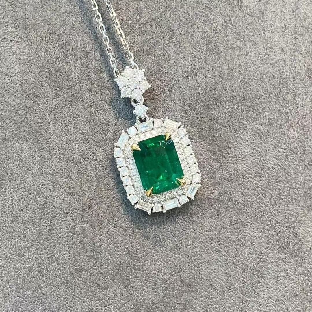 14k Gold 2.14 Ctw Vivid Green Natural Emerald & Diamond Pendant( Without Chain ) - 4
