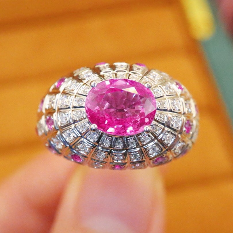14k Gold 2.63 Ctw Natural Padparadscha Sapphire & Sapphire Ring: Ref:230986199 // gold content:14k gold // ring size:7. 25us // // main gemstone:padparadscha sapphire // shape:oval // carat weight:2. 23ct // color:orangish pink // treatment:natural // // adjacent