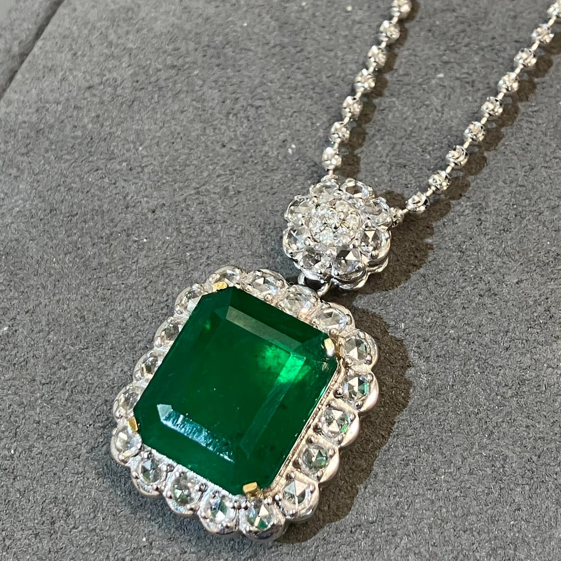 14k Gold 8.16 Ctw Vivid Green Natural Emerald & Diamond Pendant( Without Chain ) - 4