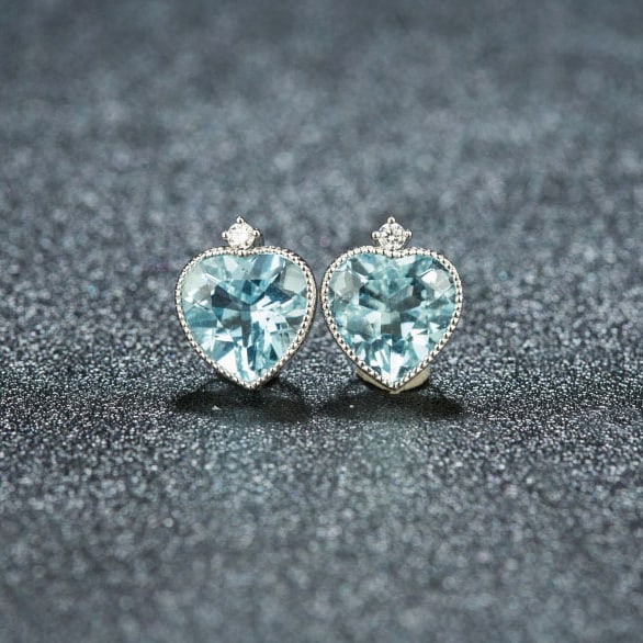 14k Gold 2.86 Ct Natural Aquamarine & Diamond Earrings: Ref:230986216 // gold content:14k gold // main gemstone:aquamarine // shape:heart // carat weight:2. 86ct // color:blue // treatment:natural // // adjacent gemstone 2 : diamond // shape:round //