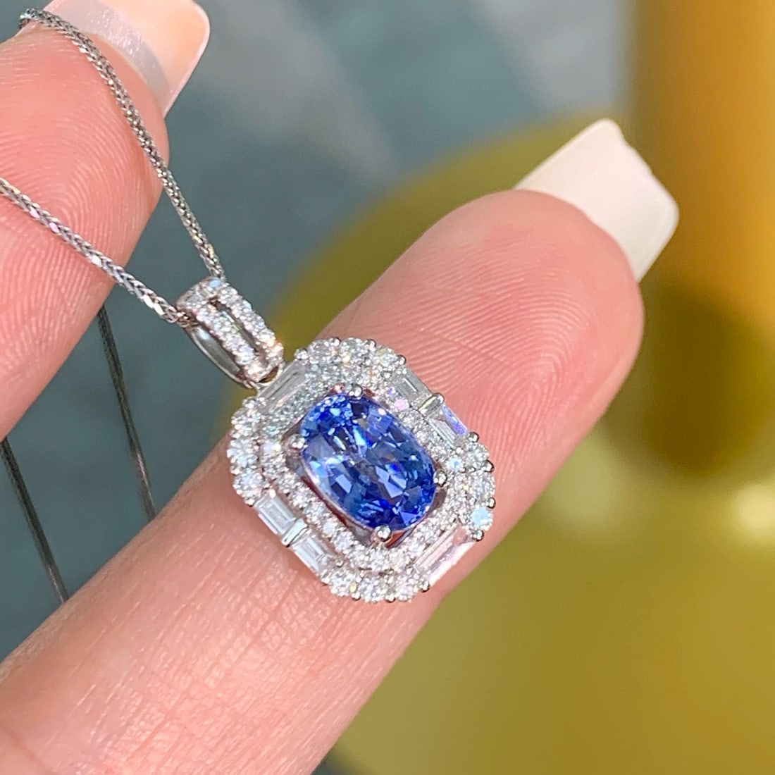 14k Gold 1.93 Ctw Natural Sapphire & Diamond Pendant( Without Chain ): Ref:230986220 // gold content:14k gold // main gemstone:sapphire // shape:oval // carat weight:1. 43ct // color:cornflower blue // treatment:natural // // adjacent gemstone 2 : diamond //