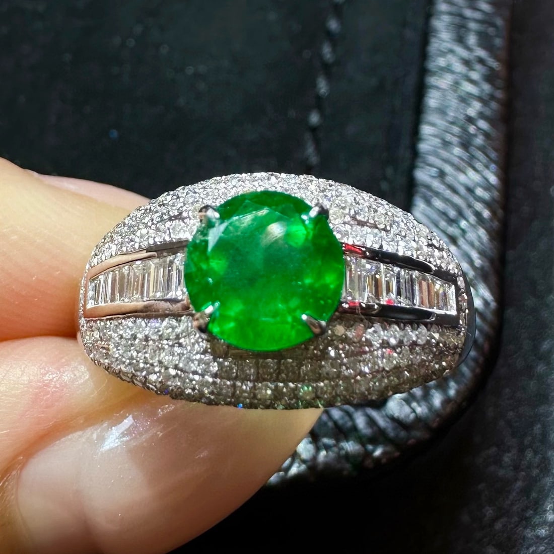 14k Gold 1.96 Ctw Vivid Green Natural Emerald & Diamond Ring - 3