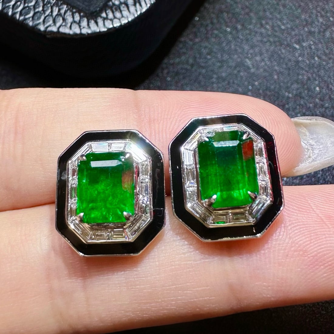 14k Gold 3.58 Ct Vivid Green Natural Emerald & Diamond Earrings - 2