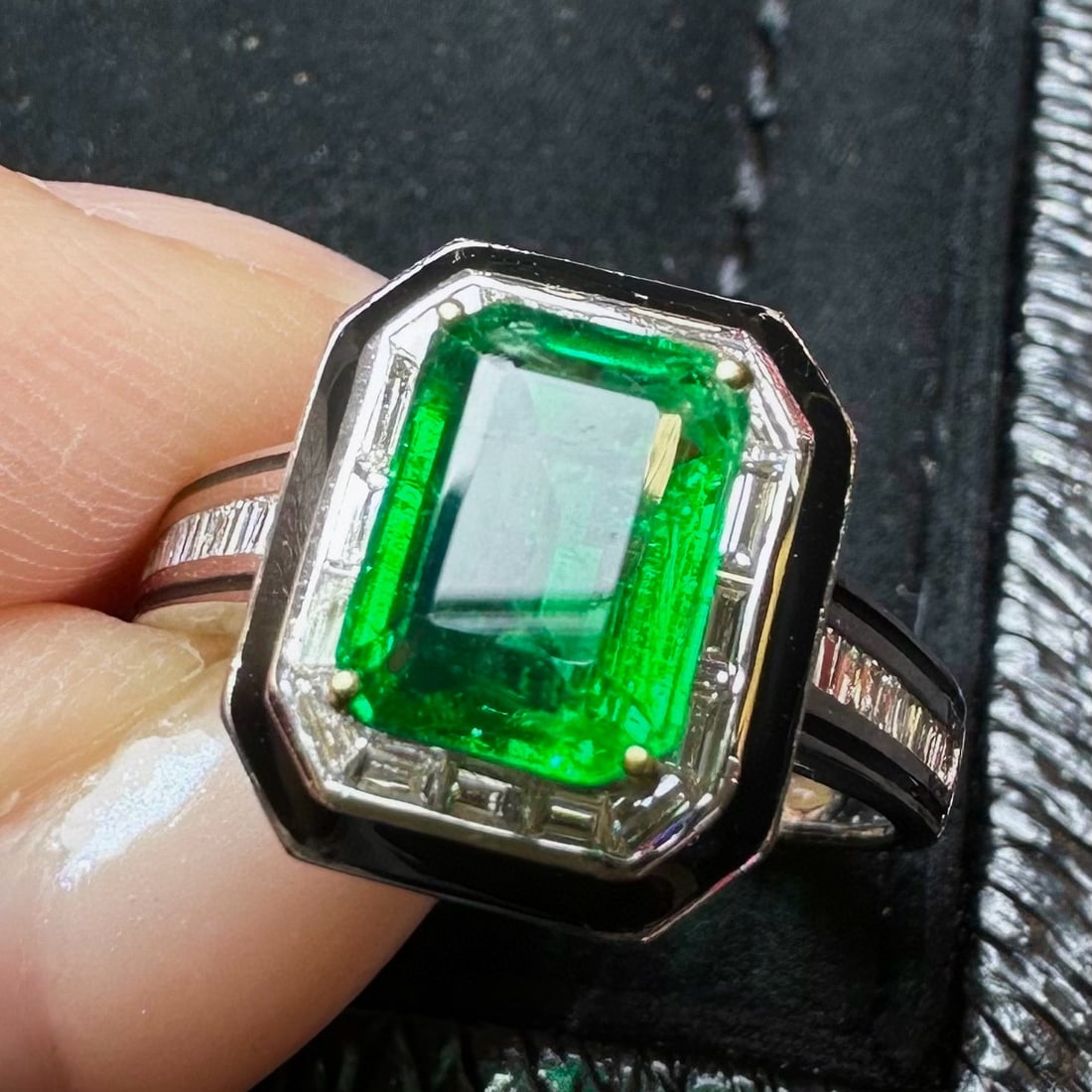 14k Gold 1.94 Ctw Vivid Green Natural Emerald & Diamond Ring - 3