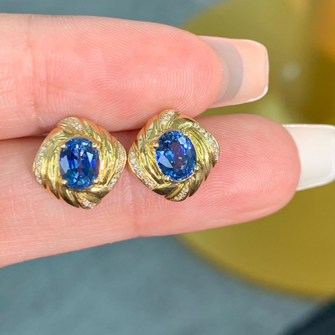 14k Gold 1.82 Ct Natural Sapphire & Diamond Earrings - 2