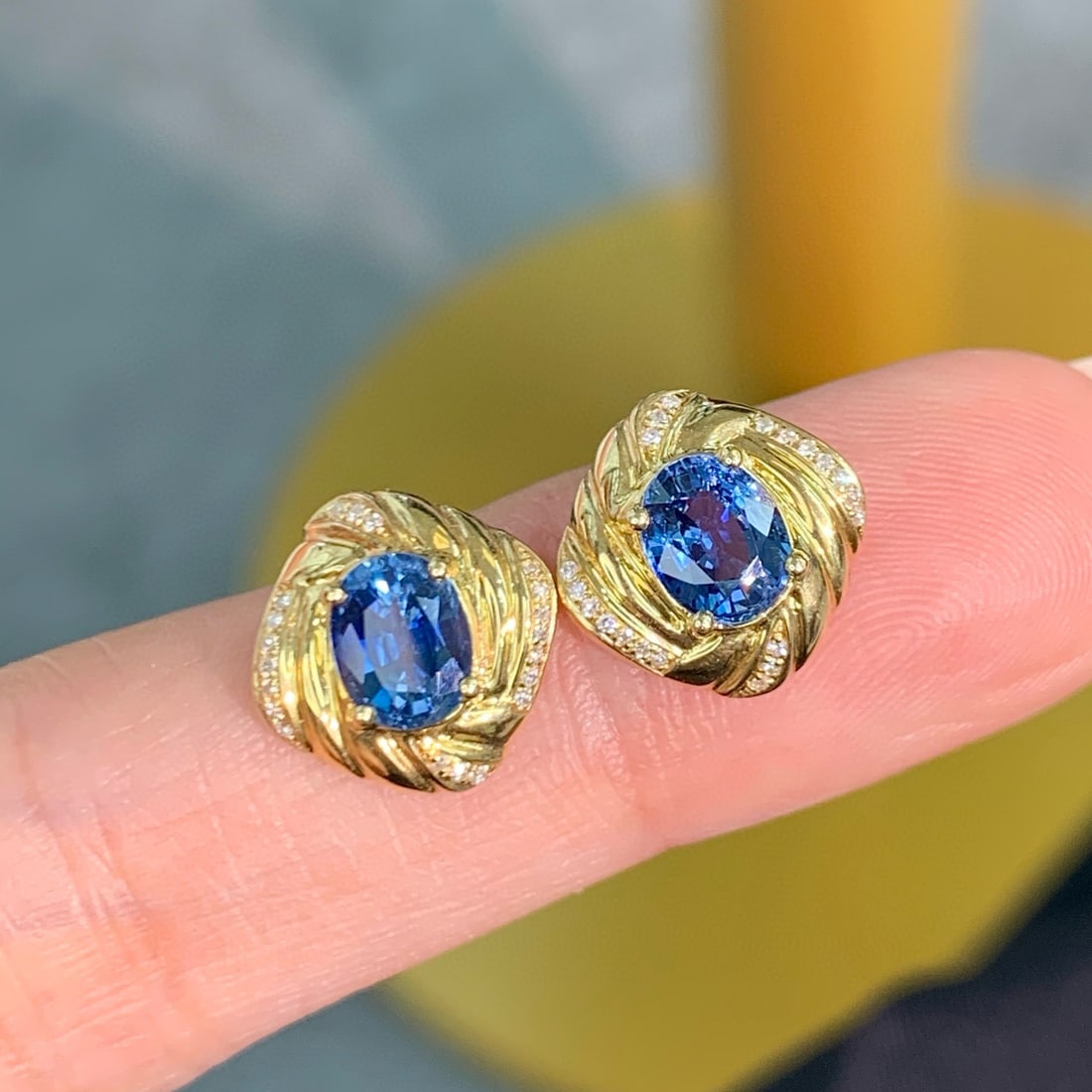 14k Gold 1.82 Ct Natural Sapphire & Diamond Earrings - 3