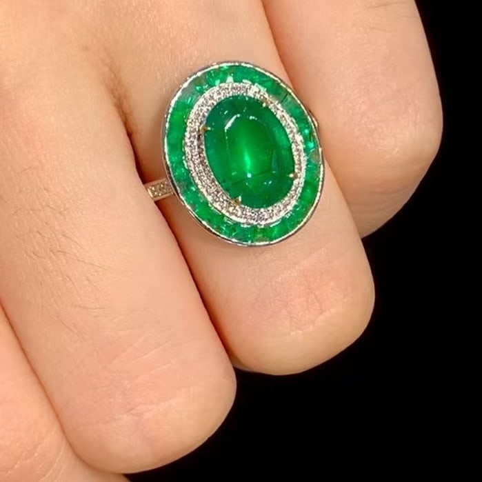 14k Gold 3 Ct Vivid Green Natural Emerald & Diamond Ring - 2