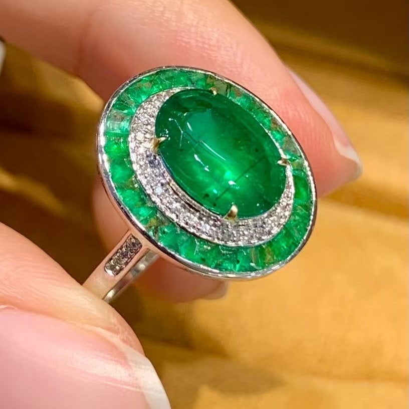 14k Gold 3 Ct Vivid Green Natural Emerald & Diamond Ring - 4