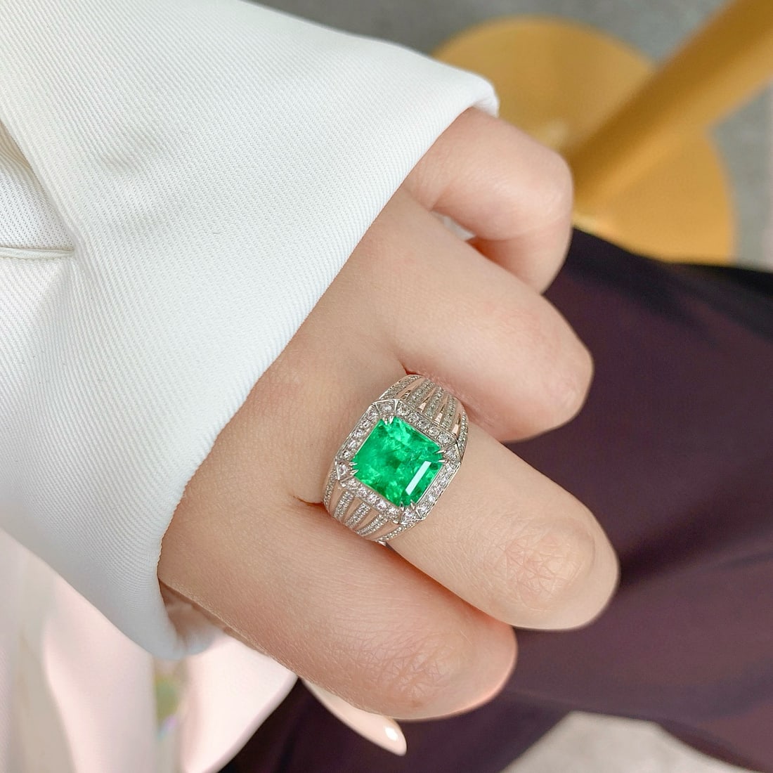 14k Gold 3.15 Ct Natural Emerald & Diamond Ring - 2