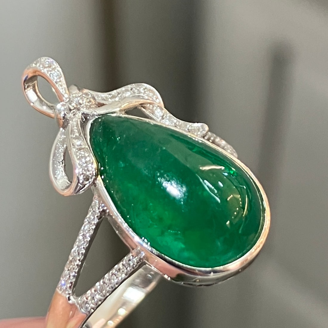 14k Gold 5.16 Ctw Vivid Green Natural Emerald & Diamond Ring - 3