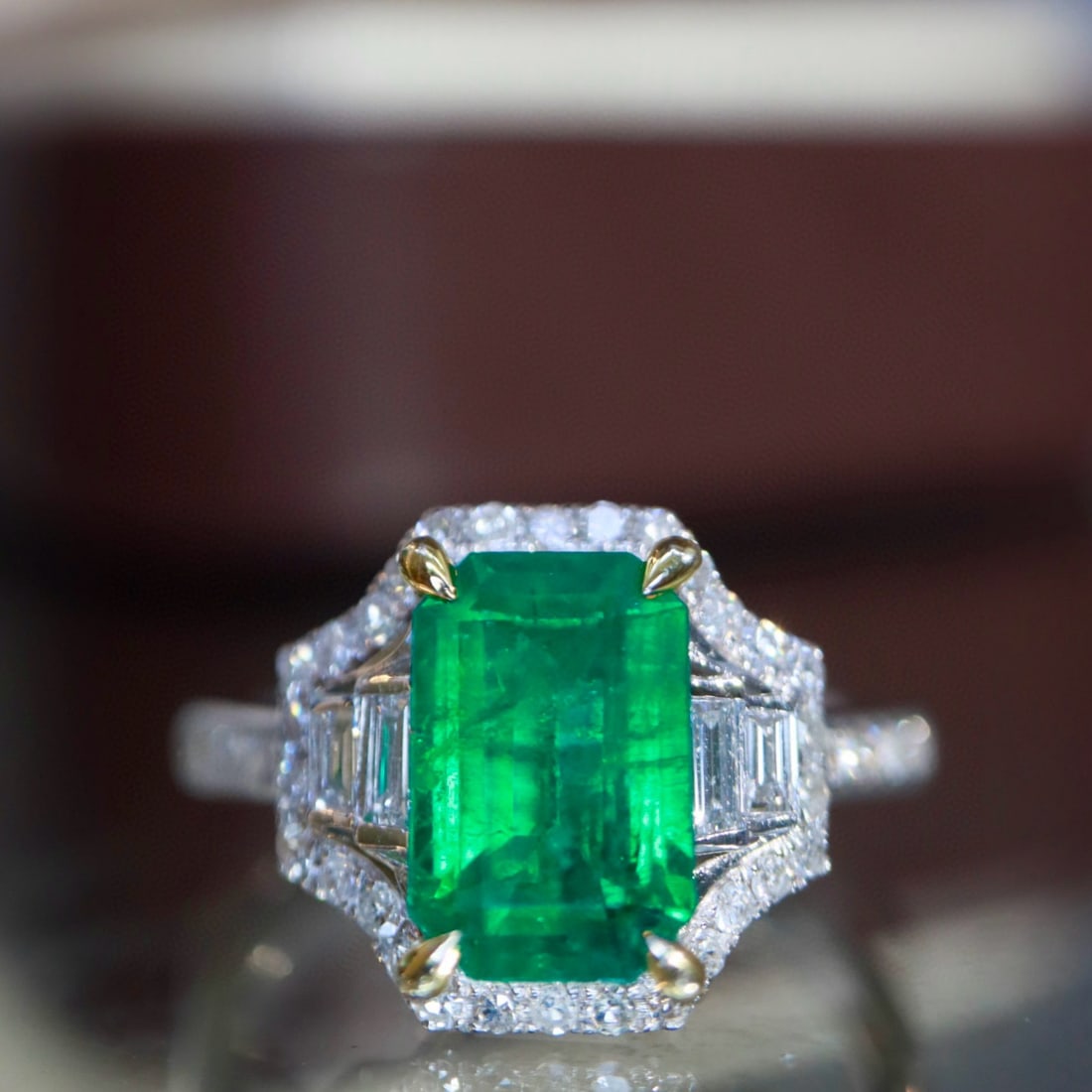 14k Gold 1.99 Ctw Vivid Green Natural Emerald & Diamond Ring: Ref:230986279 // gold content:14k gold // ring size:7. 25us // // main gemstone:emerald // shape:octagonal // carat weight:1. 65ct // color:vivid green // treatment:natural // // adjacent gemstone 2
