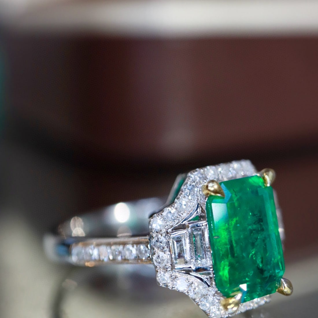 14k Gold 1.99 Ctw Vivid Green Natural Emerald & Diamond Ring - 2