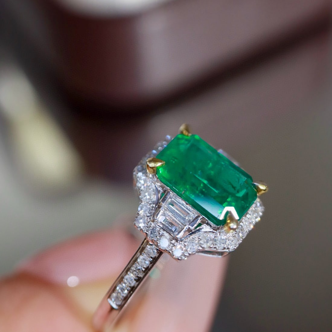 14k Gold 1.99 Ctw Vivid Green Natural Emerald & Diamond Ring - 8