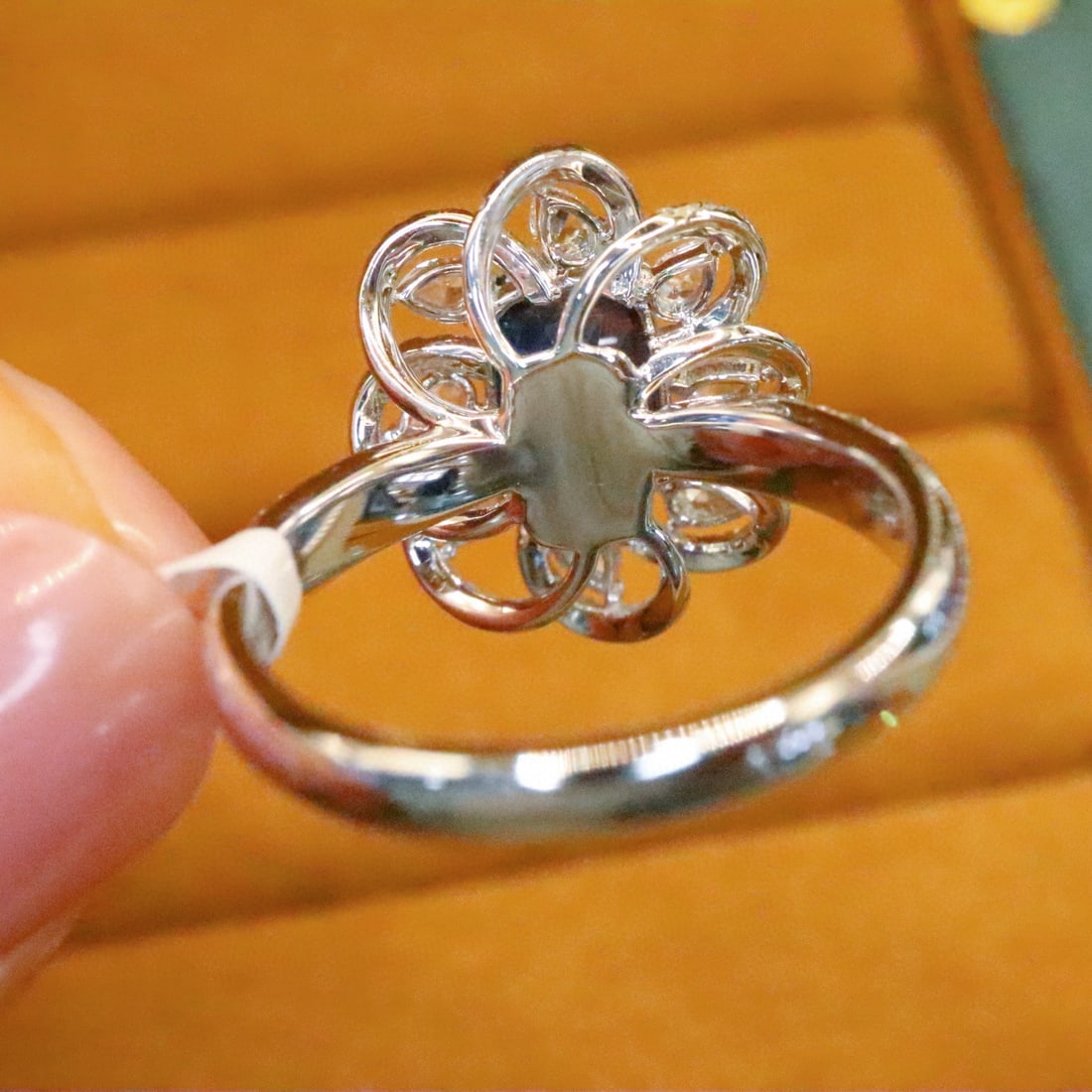 14k Gold 2.80 Ctw Natural Sapphire & Diamond Ring - 4