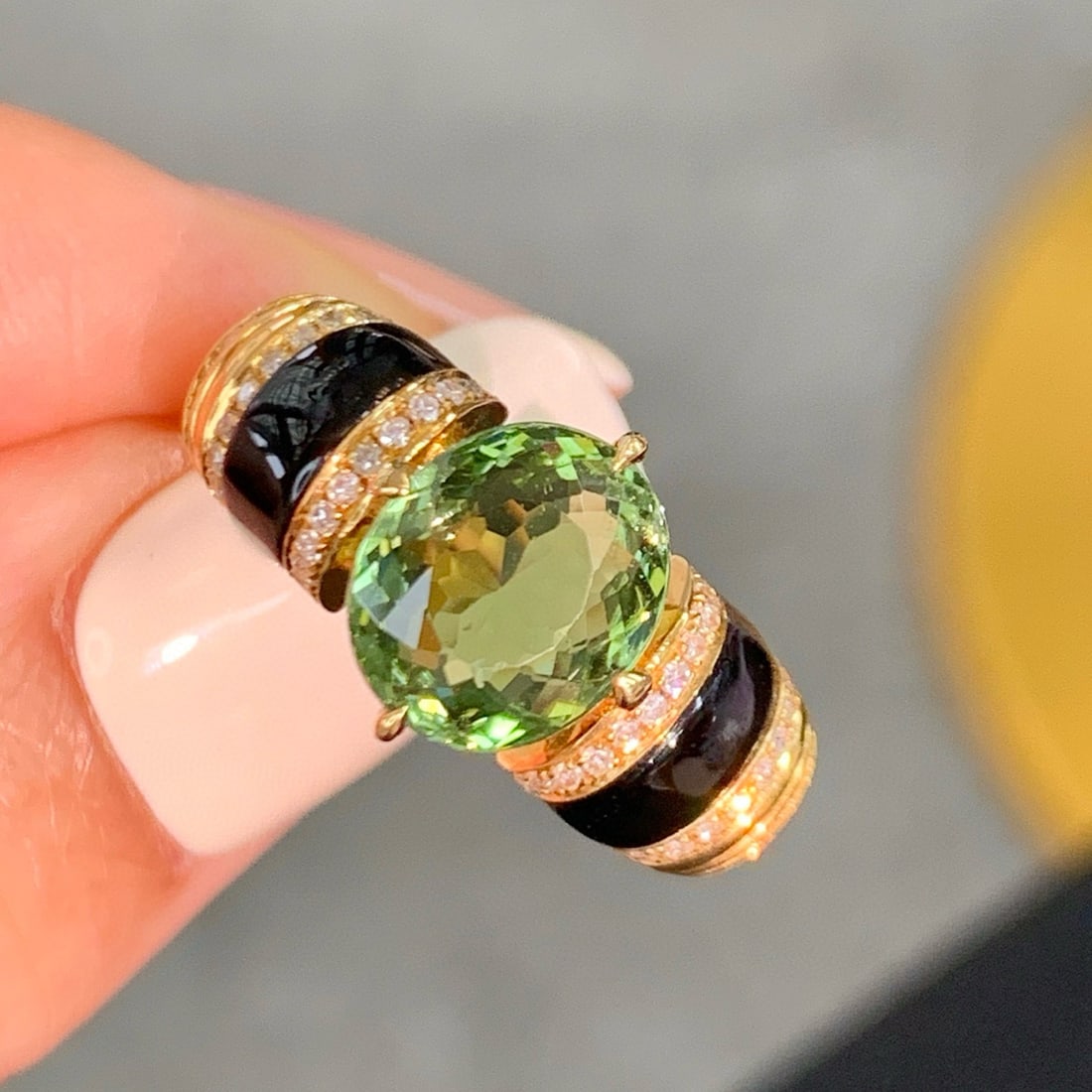 14k Gold 2.82 Ctw Natural Tourmaline & Diamond Ring: Ref:230986299 // gold content:14k gold // ring size:7. 25us // // main gemstone:tourmaline // shape:oval // carat weight:2. 6ct // color:green // treatment:natural // // adjacent gemstone 2 : diamond