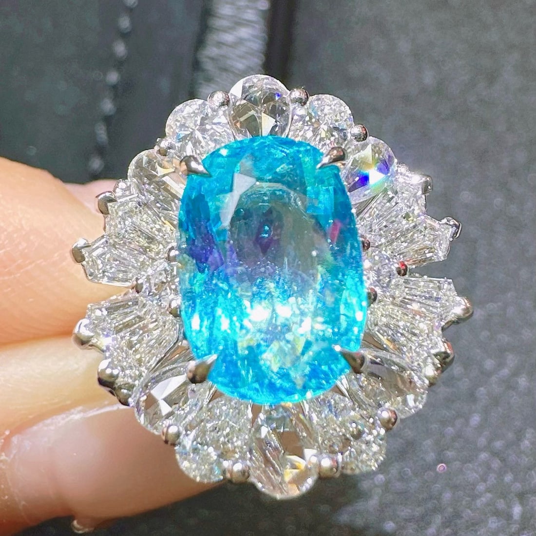 14k Gold 4.91 Ctw Natural Paraiba Tourmaline & Diamond Ring: Ref:230986303 // gold content:14k gold // ring size:7. 25us // // main gemstone:paraiba tourmaline // shape:oval // carat weight:3. 07ct // color:blue // treatment:natural // // adjacent gemstone 2 :