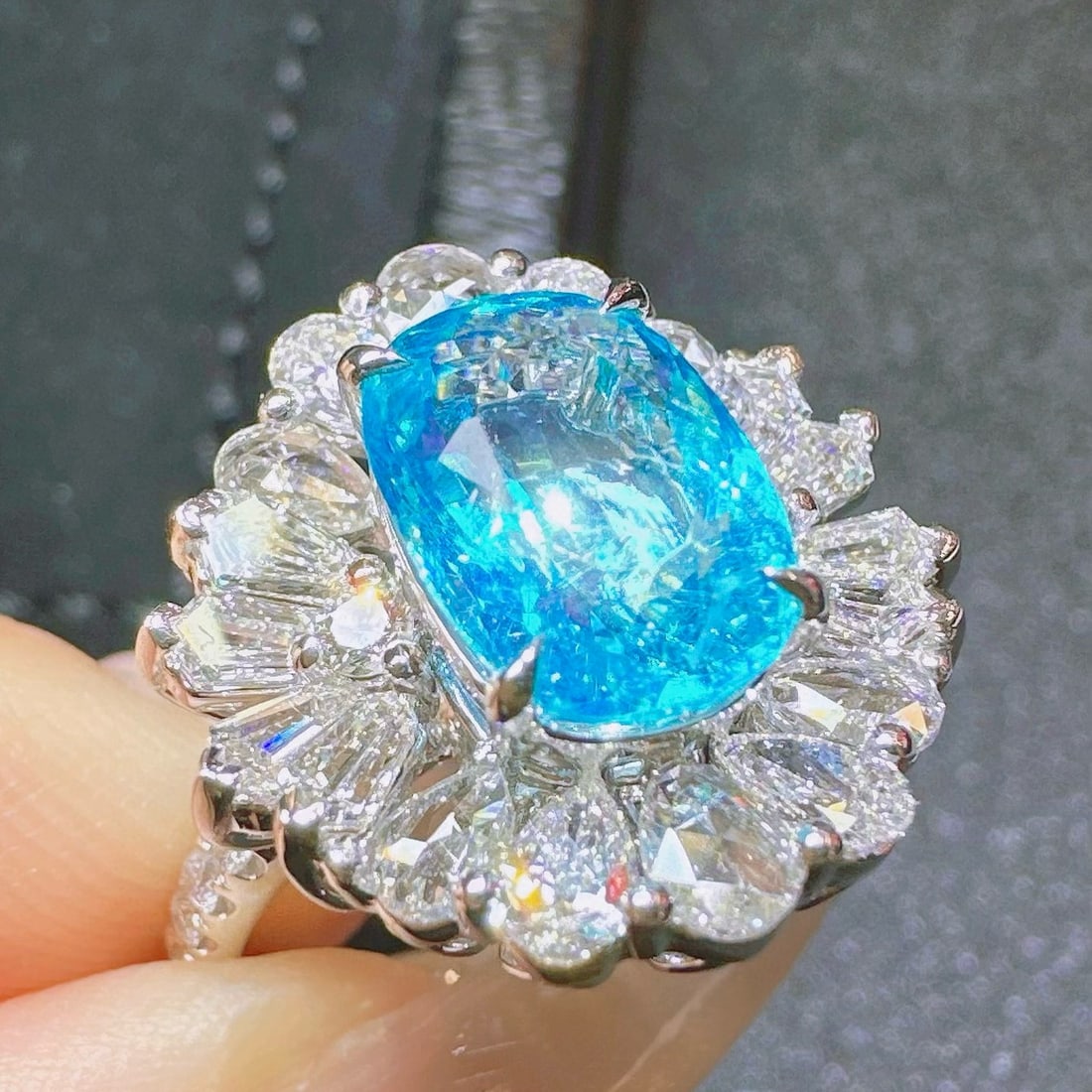 14k Gold 4.91 Ctw Natural Paraiba Tourmaline & Diamond Ring - 3