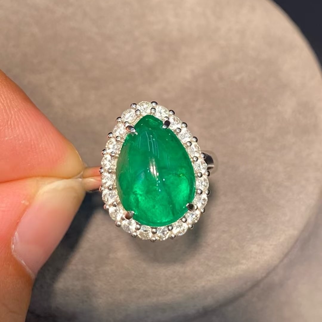 14k Gold 5.4 Ct Natural Emerald & Diamond Ring - 2