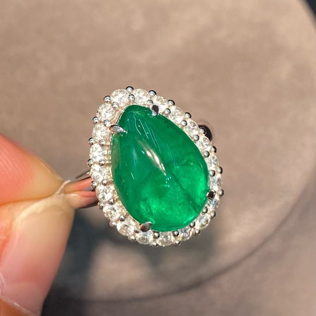 14k Gold 5.4 Ct Natural Emerald & Diamond Ring - 5