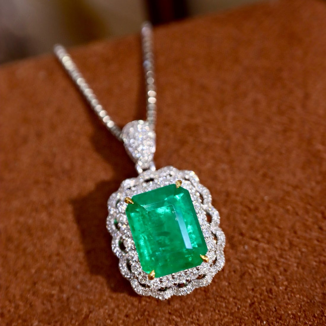 14k Gold 3.24 Ctw Natural Emerald & Diamond Pendant( Without Chain ) - 5