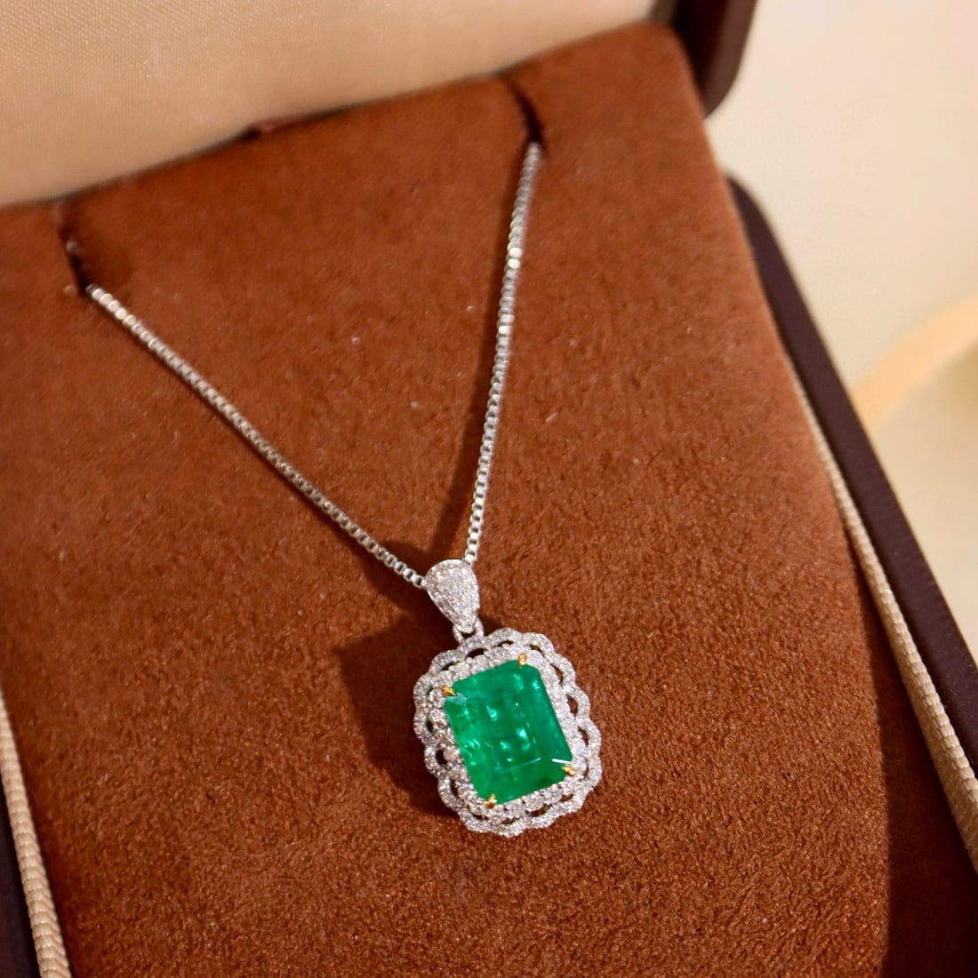 14k Gold 3.24 Ctw Natural Emerald & Diamond Pendant( Without Chain ) - 6