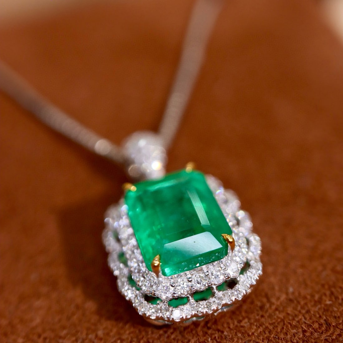 14k Gold 3.24 Ctw Natural Emerald & Diamond Pendant( Without Chain ) - 7