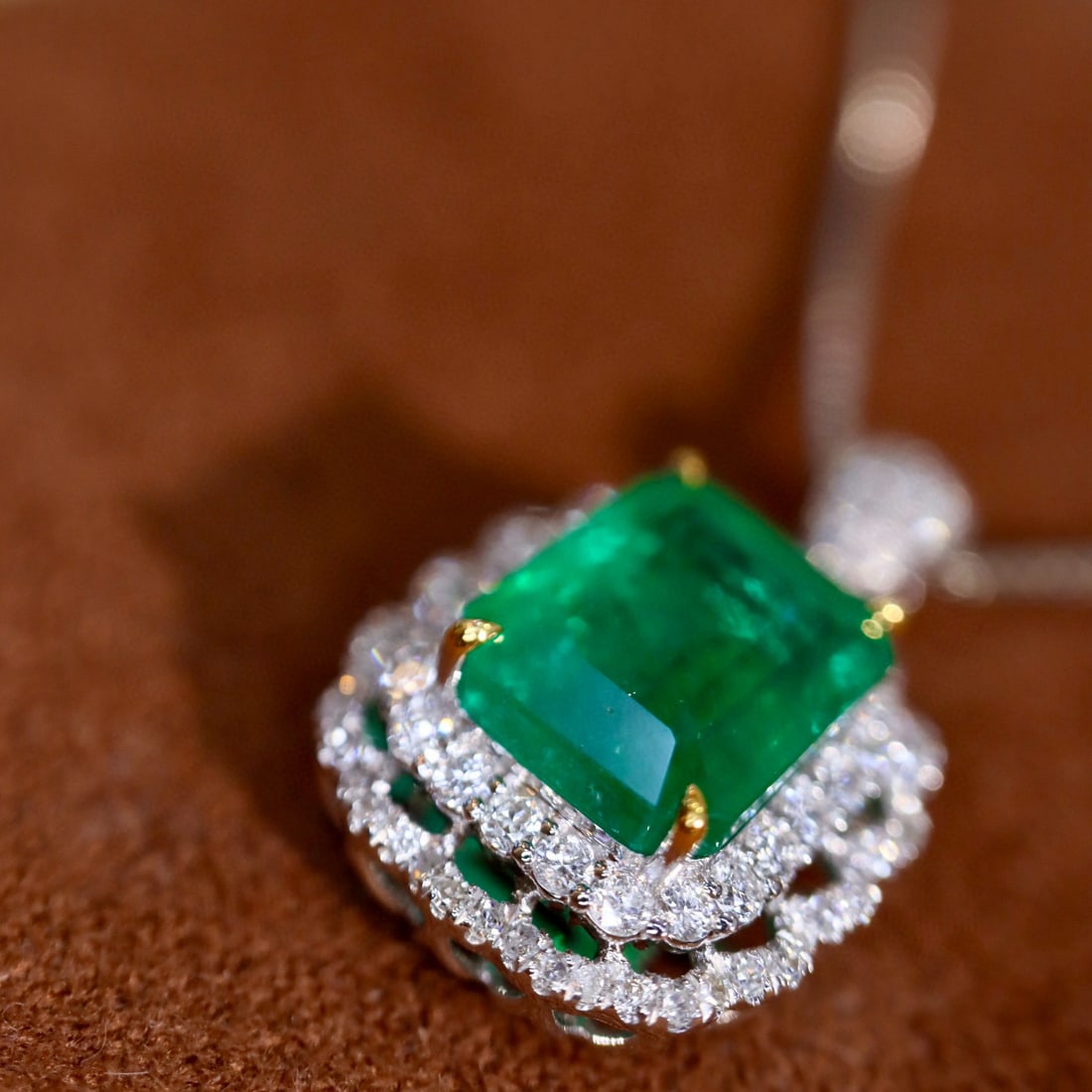 14k Gold 3.24 Ctw Natural Emerald & Diamond Pendant( Without Chain ) - 8