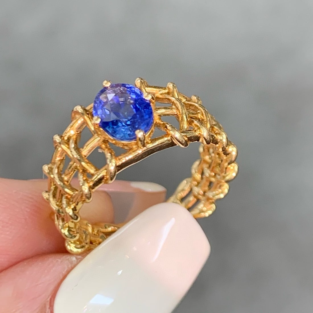 14k Gold 1.1 Ct Natural Sapphire Ring - 2