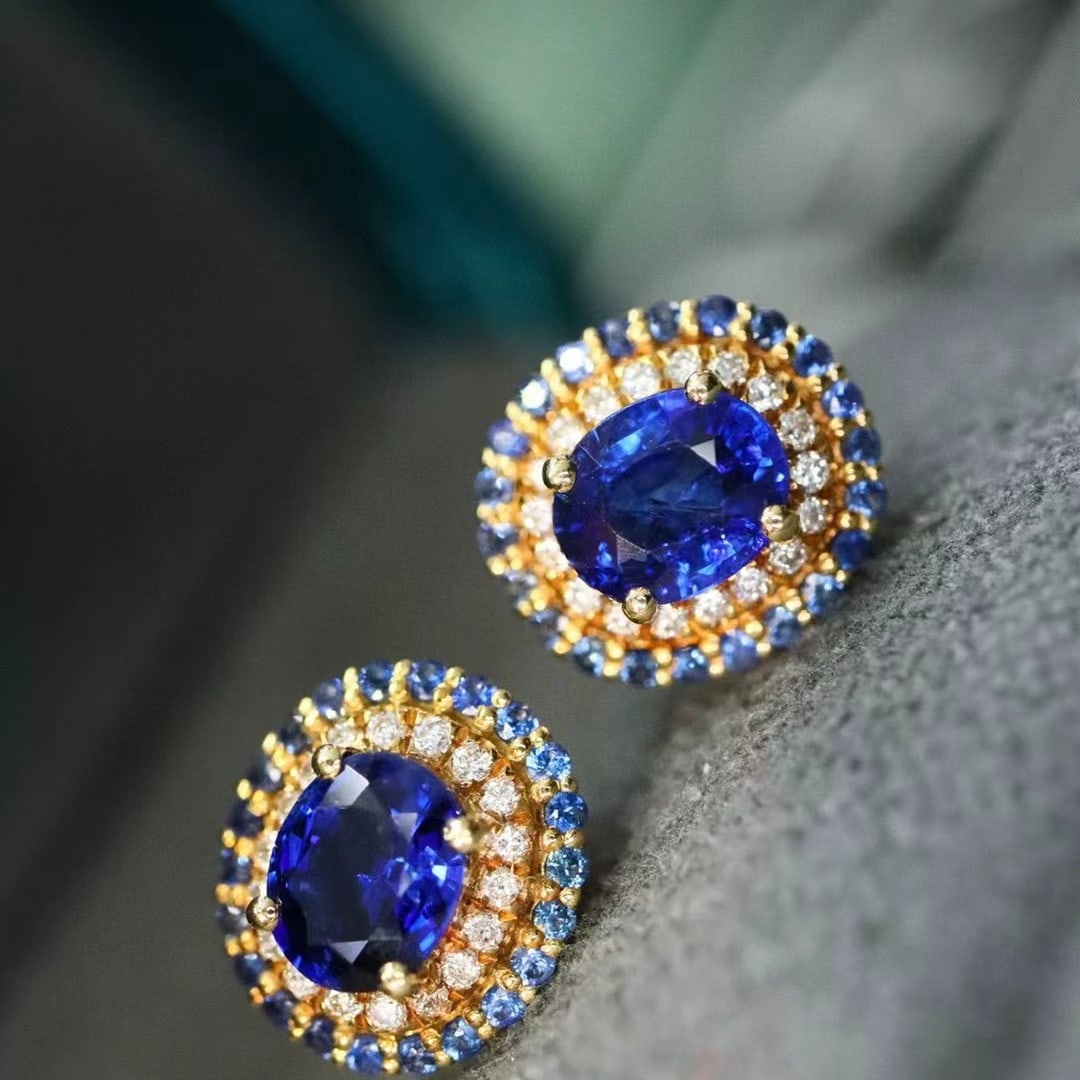 14k Gold 1.11 Ctw Natural Sapphire & Diamond Earrings: Ref:230986323 // gold content:14k gold // main gemstone:sapphire // shape:oval // carat weight:1. 0ct // color:blue // treatment:natural // // adjacent gemstone 2 : diamond // shape:round // carat