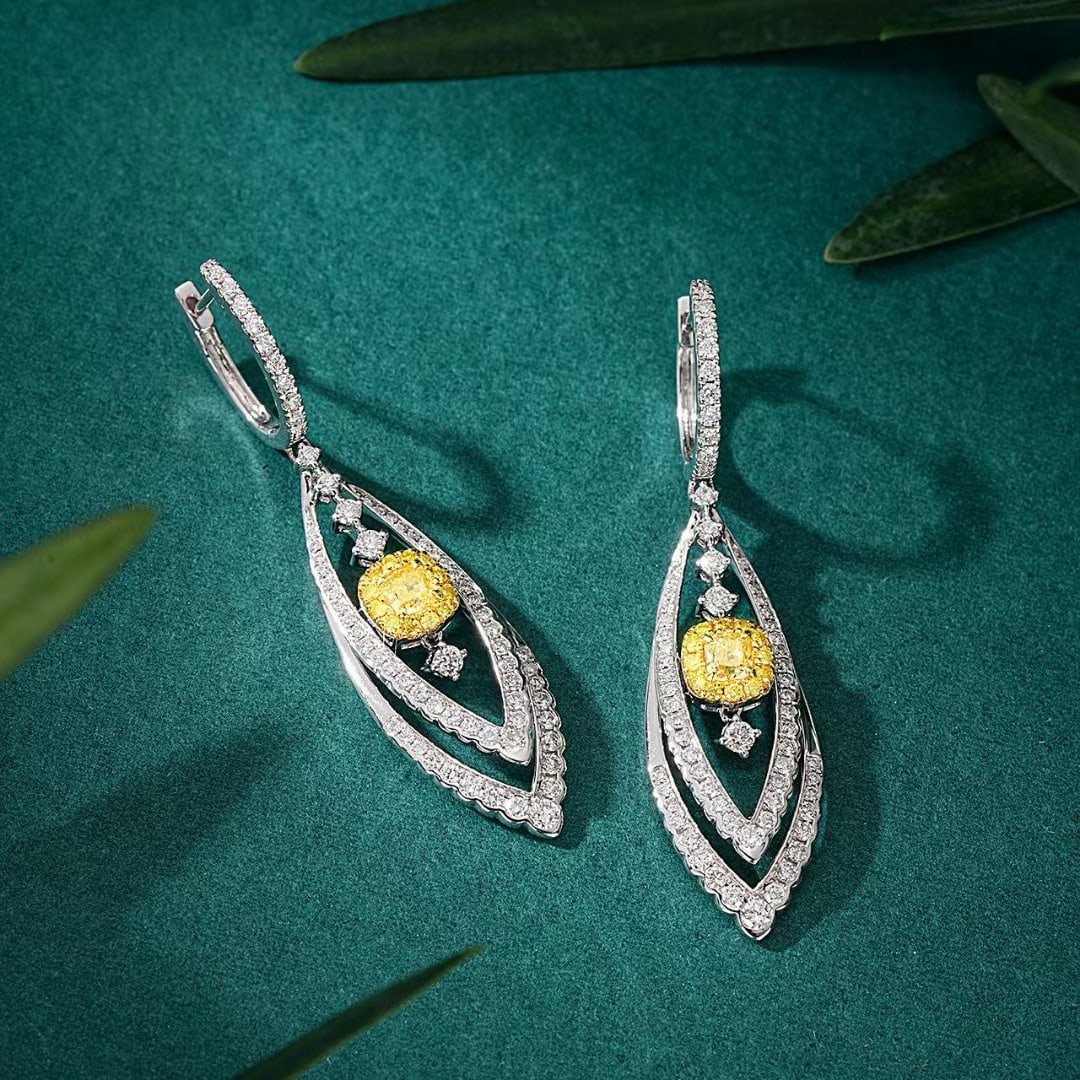 14k Gold 1.41 Ctw Natural Yellow Diamond & Diamond Earrings: Ref:230986331 // gold content:14k gold // main gemstone:yellow diamond // shape:cushion // carat weight:0. 40ct // color:yellow // treatment:natural // // adjacent gemstone 2 : diamond // shape:round 